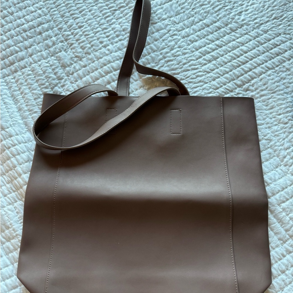 Summer & Rose faux leather tote